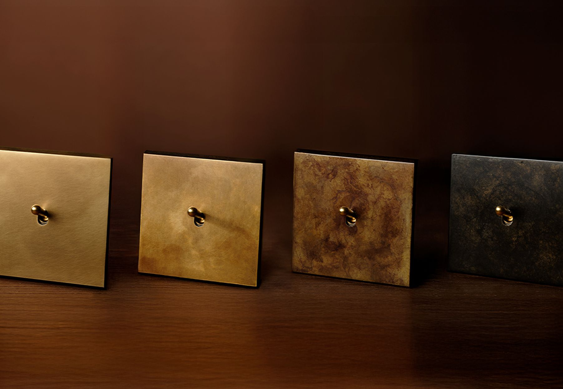 Fascination : 4 nouvelles finitions d’interrupteurs en laiton, inspirées du cycle de la lumière - MODELEC